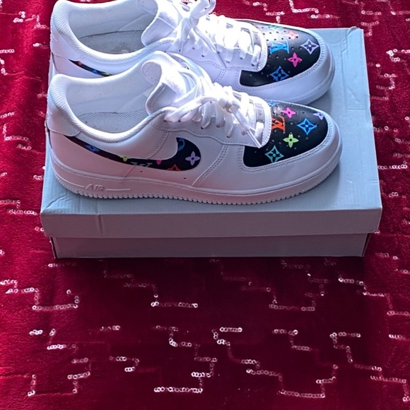 Custom Nike Air Force 1 - Picture 6 of 7